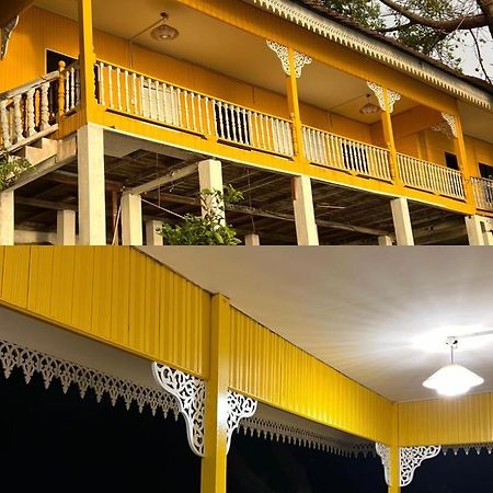 Kayangan Crystal Chalet Кампунг-Куала-Бесут Экстерьер фото